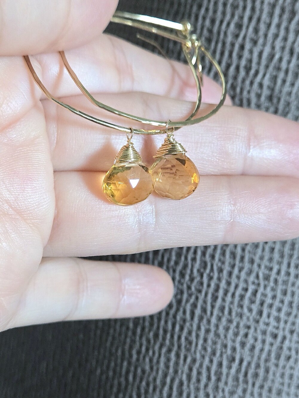 Hammered🔨 Gold💛 Open Ellipse Earrings With Dangling Citrine🧡 - NWOT - Picture 12 of 15